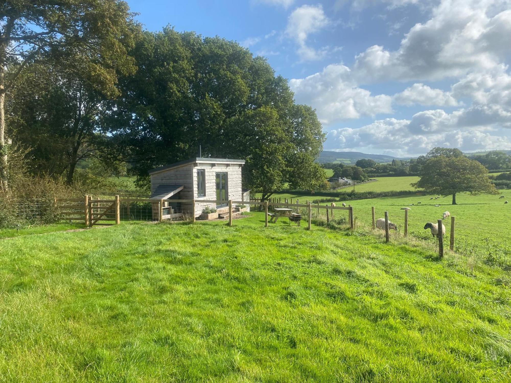 Дом отдыха Red Oaks Shepherds Hut